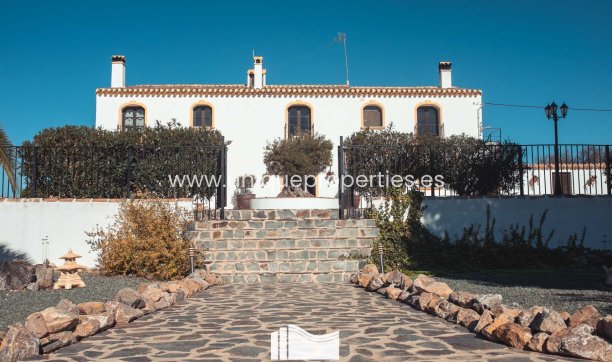 Resale - Country Property/Finca -
Lorca