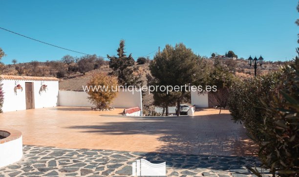 Resale - Country Property/Finca -
Lorca