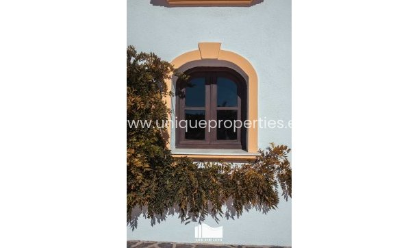 Resale - Country Property/Finca -
Lorca