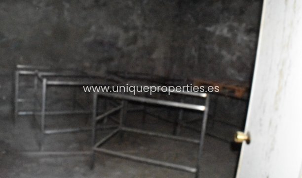 Resale - Commercial -
Purchena