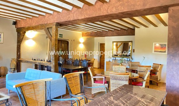 Resale - Country Property/Finca -
Lorca