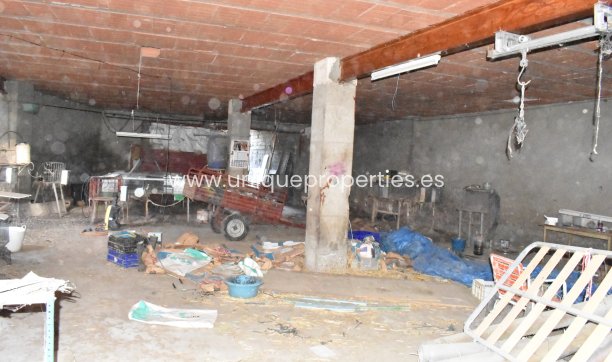 Resale - Commercial -
Purchena