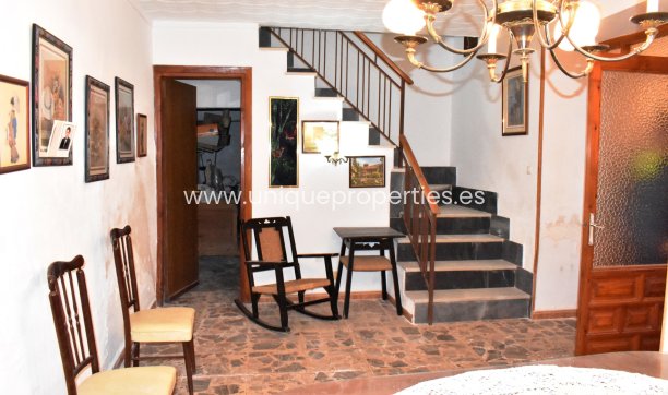 Reventa - Village House -
Sufli