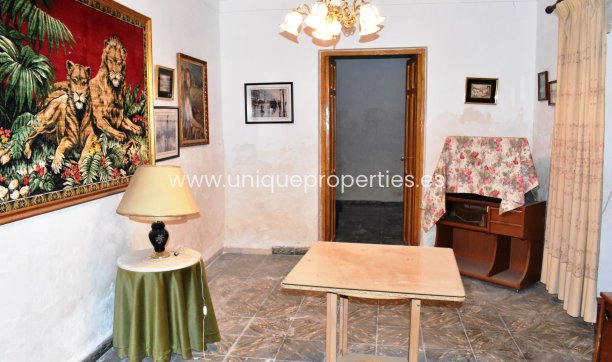 Reventa - Village House -
Sufli