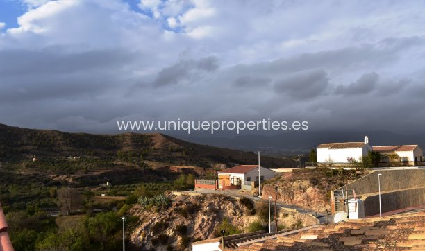 Reventa - Village House -
Sufli