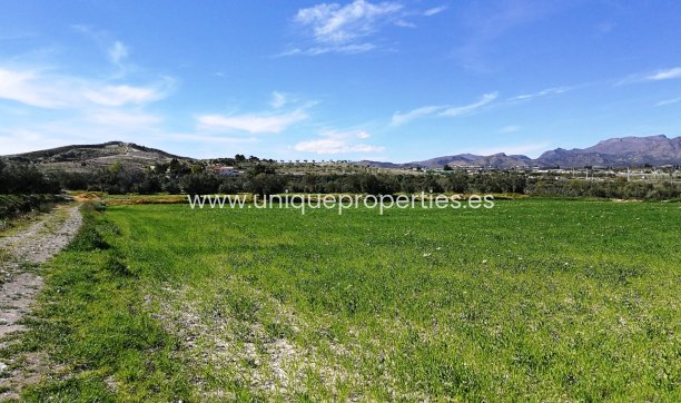 Resale - Land -
Tijola