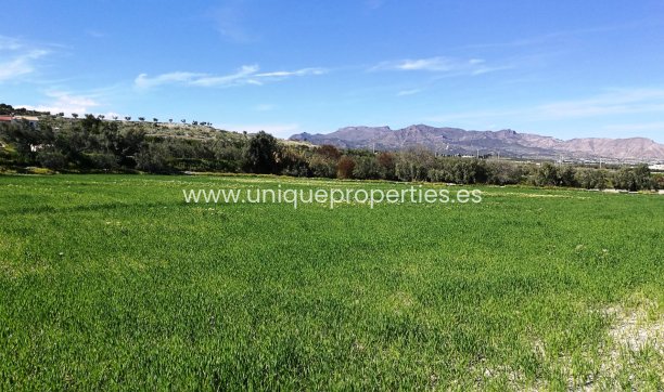 Resale - Land -
Tijola