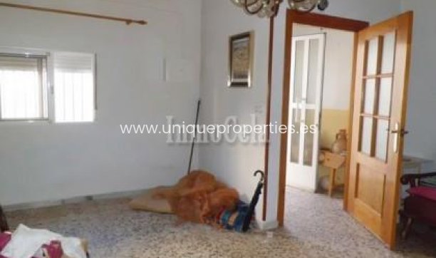 Resale - Village House -
Purchena