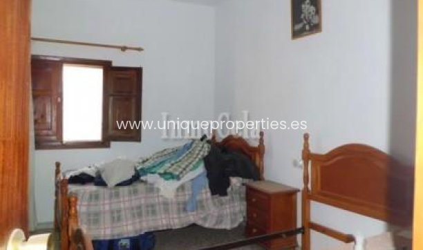 Resale - Village House -
Purchena