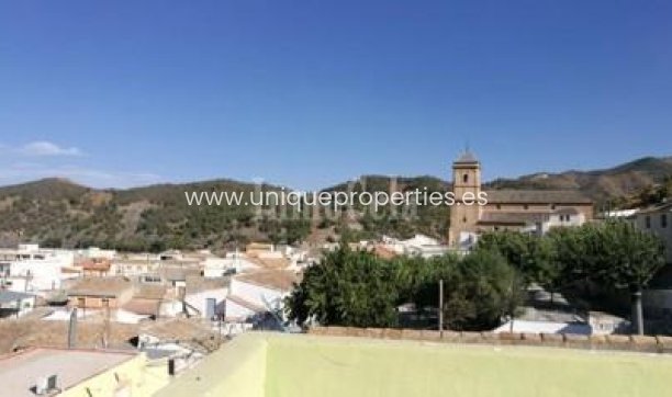 Resale - Village House -
Purchena