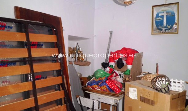 Resale - Village House -
Higueral
