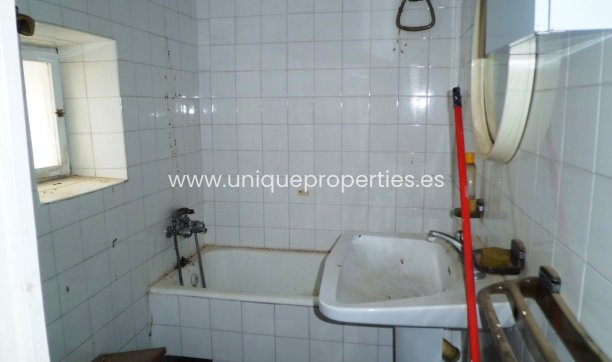 Resale - Village House -
Higueral