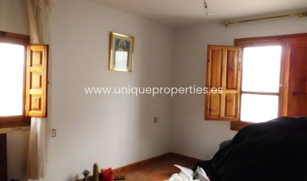 Resale - Village House -
Higueral