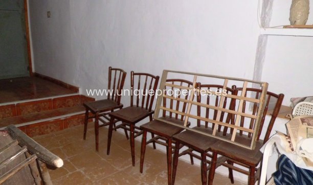 Resale - Village House -
Higueral