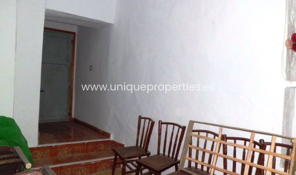 Resale - Village House -
Higueral
