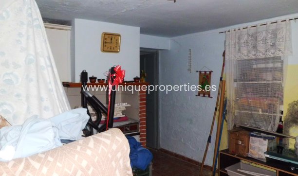 Resale - Village House -
Higueral