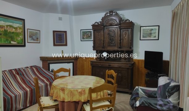 Resale - Village House -
Baza