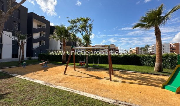 Resale - Penthouse -
ORIHUELA COSTA - Playa Flamenca